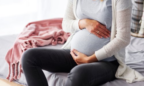 Zakaz rozwiązywania umów o pracę – kobiety w ciąży i ochrona rodzicielska